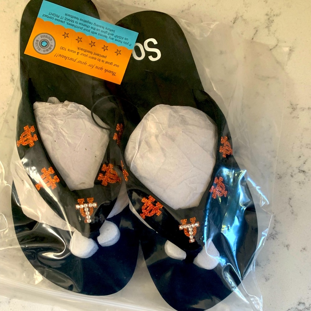 Longhorn blinged out flip flops NWT